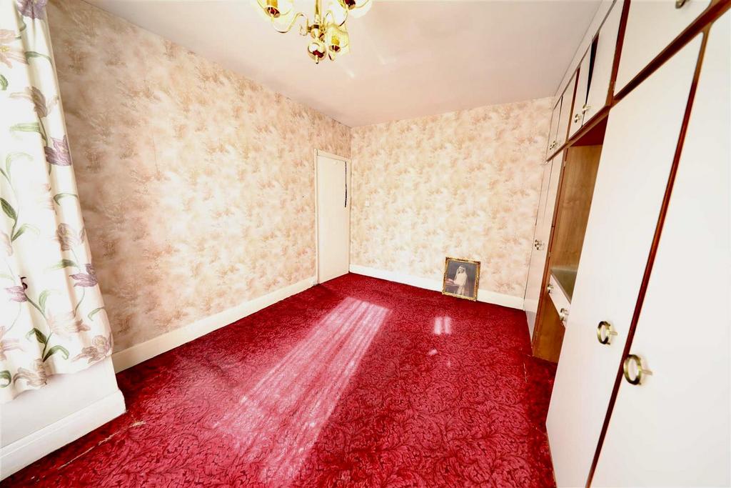 72 Fairfax Avenue - Bed 1.jpg