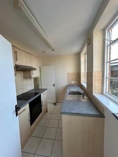 2 bedroom flat to rent, Lansdowne Crescent, Bournemouth