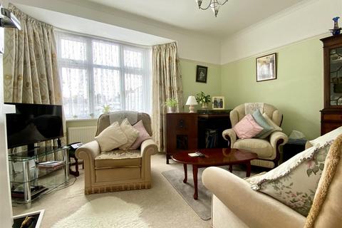159 Cherrydown Avenue, London, E4 8DZ