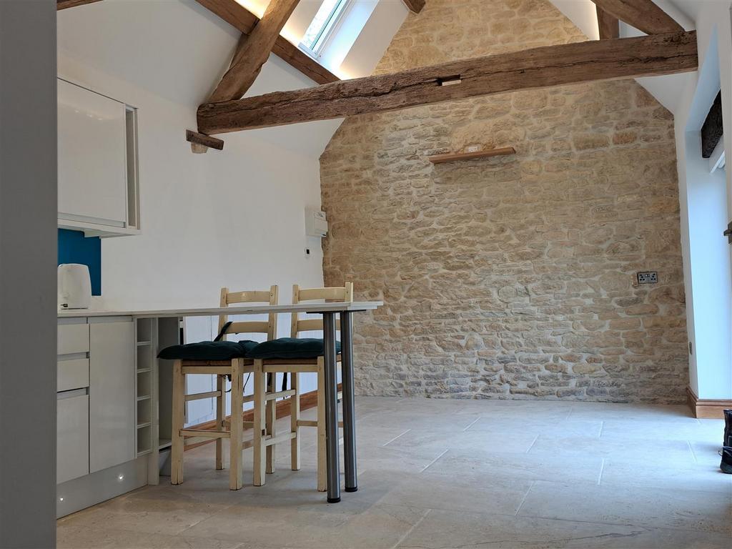 Dining/Sitting Area