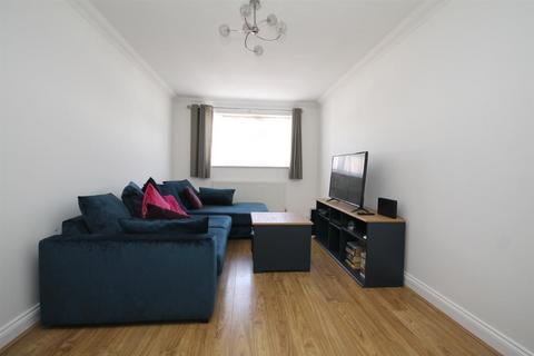 1 bedroom flat for sale, William Street, Carshalton