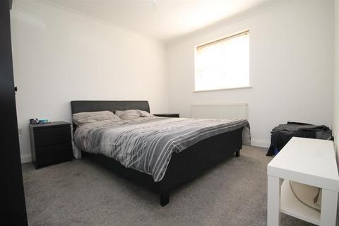 1 bedroom flat for sale, William Street, Carshalton