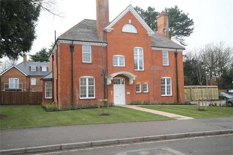 2 bedroom apartment to rent, Mayfield House, Fountain Drive, Carshalton Beeches