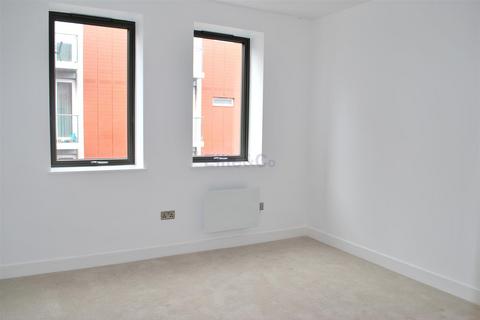2 bedroom apartment to rent, 2 Knoll Rise, Orpington, BR6