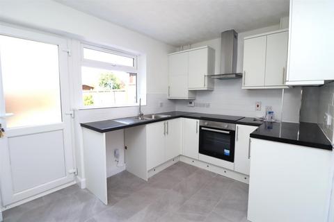 2 bedroom terraced house to rent, Stokesay Close, Weavers Green, Nuneaton
