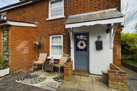 2 bedroom cottage to rent, Railway Cottages, Hitchin SG4
