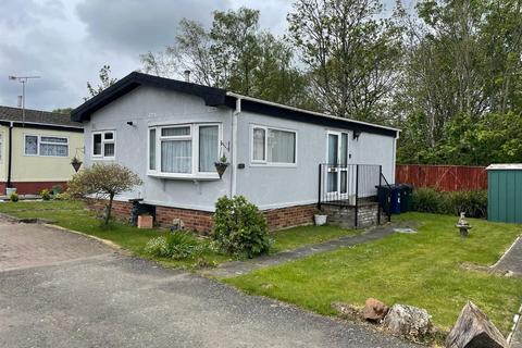 2 bedroom mobile home for sale, Arkley Park, Herts EN5