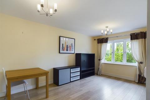 2 bedroom flat to rent, Cadwell Lane, Hitchin SG4