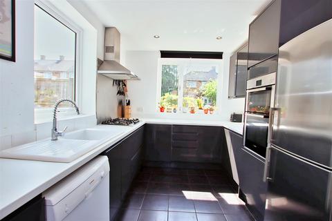 172 Croxdale Road, Borehamwood, WD6 4QE