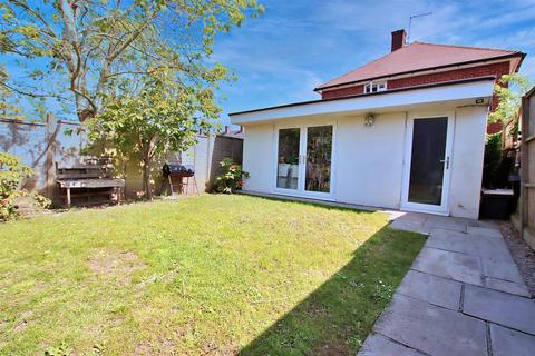 172 Croxdale Road, Borehamwood, WD6 4QE