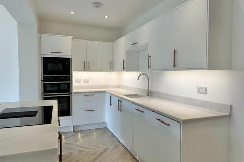 16 Cranbrook Road, Northampton, NN2 6JT