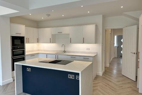 16 Cranbrook Road, Northampton, NN2 6JT