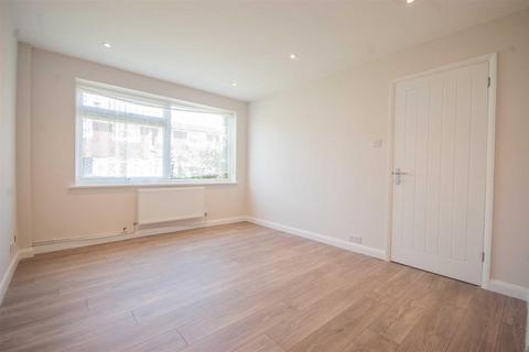 3 bedroom terraced house for sale, Readers Court, Chelmsford