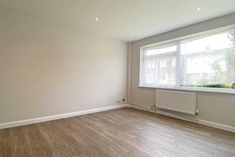 3 bedroom terraced house for sale, Readers Court, Great Baddow, Chelmsford