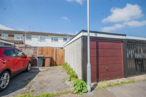 3 bedroom terraced house for sale, Readers Court, Great Baddow, Chelmsford