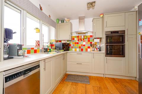 26 Gresham Way, St Leonards-on-sea, TN38 0UE
