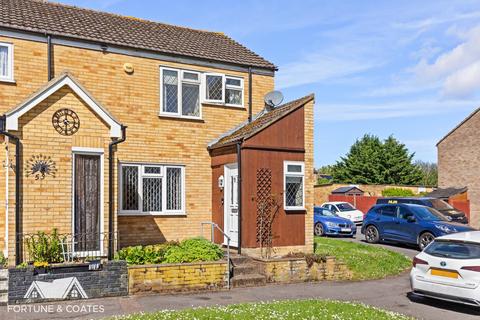 3 bedroom end of terrace house for sale, Peacocks, Harlow