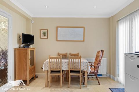 54 Peacocks, Harlow, CM19 5NY