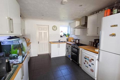 4 bedroom end of terrace house for sale, Friars Avenue, Peacehaven