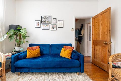 32 Narroways Road, Bristol, BS2 9XB