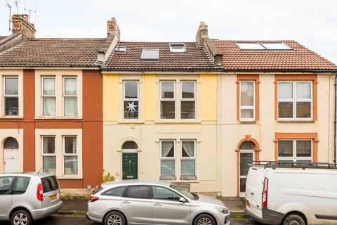 32 Narroways Road, Bristol, BS2 9XB