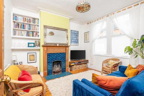 32 Narroways Road, Bristol, BS2 9XB