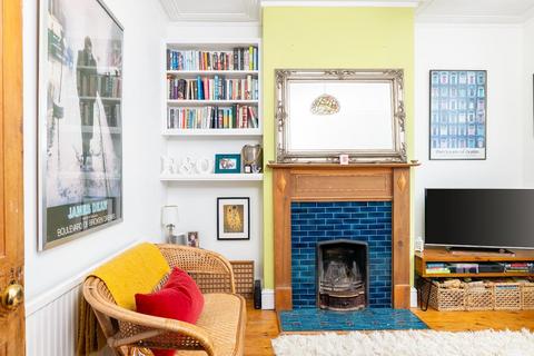 32 Narroways Road, Bristol, BS2 9XB