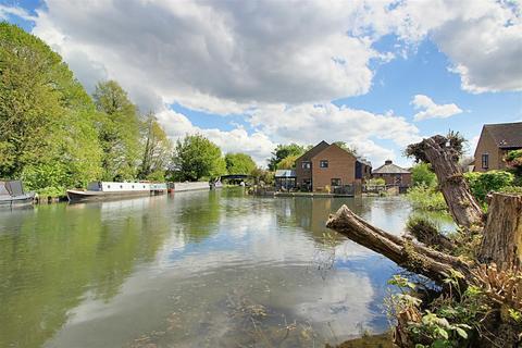 4 bedroom detached house for sale, Kings Meadow, Kings Langley