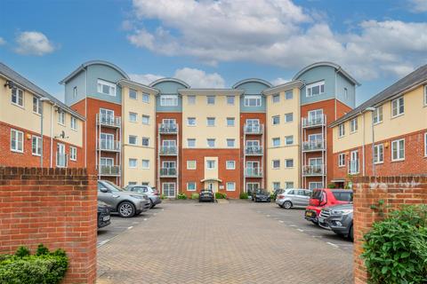 2 bedroom apartment for sale, Yoxall Mews, Redhill