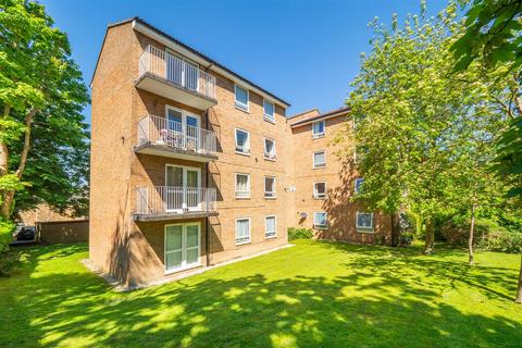 Flat 7, 1 Ventnor Road, Sutton, SM2 6BT