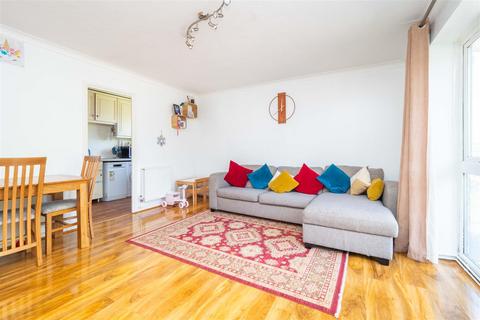 Flat 7, 1 Ventnor Road, Sutton, SM2 6BT