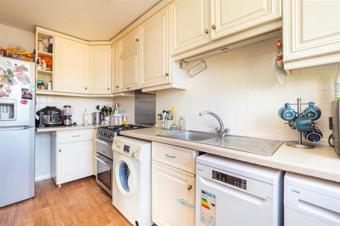 Flat 7, 1 Ventnor Road, Sutton, SM2 6BT