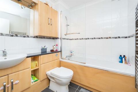 Flat 7, 1 Ventnor Road, Sutton, SM2 6BT