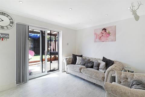 9 Friars Close, London, E4 6UX
