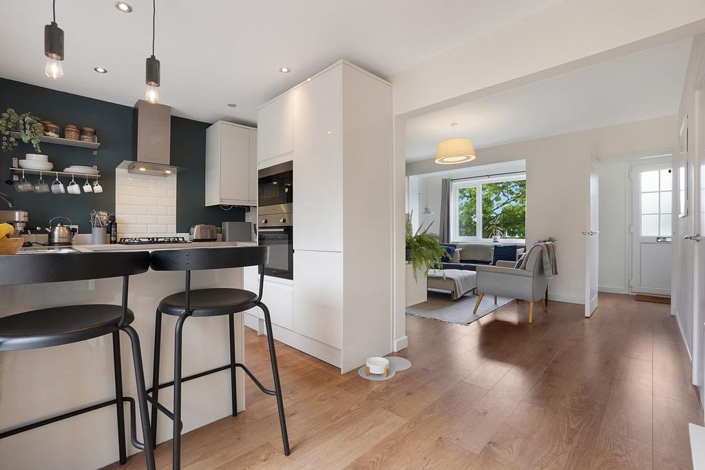 Barberry Avenue, Chatham, ME5 3 bed semidetached house for sale £325,000
