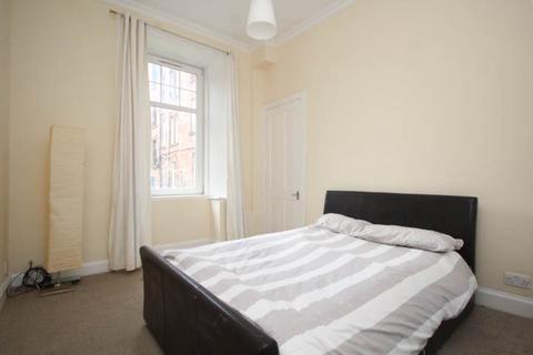 1 bedroom ground floor flat for sale, 19 Laurel Place, Thornwood, Glasgow G11 7RF