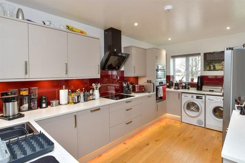 4 bedroom semi-detached house for sale, Rotherfield Crescent, Hollingbury, Brighton, East Sussex