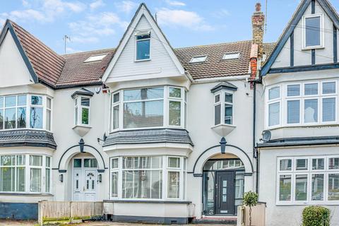 5 bedroom terraced house for sale, Oakleigh Park Drive, Leigh-on-Sea SS9