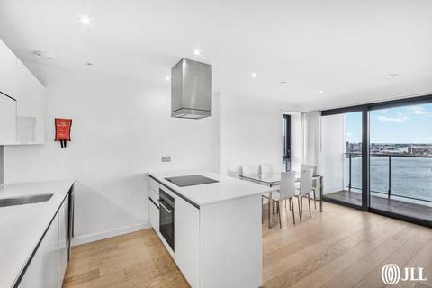 3 bedroom flat to rent, Horizons Tower, London E14