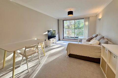 2 bedroom flat to rent, Bournemouth