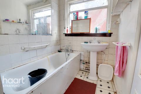 2 bedroom terraced house for sale, White Road, London