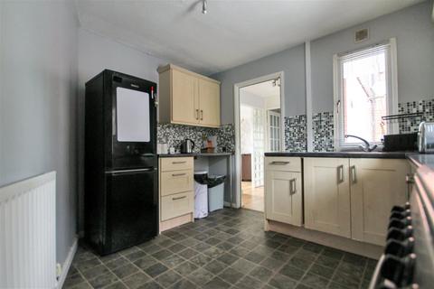 2 bedroom townhouse to rent, Hoylake Close, Murdishaw, Runcorn, WA7 6DU