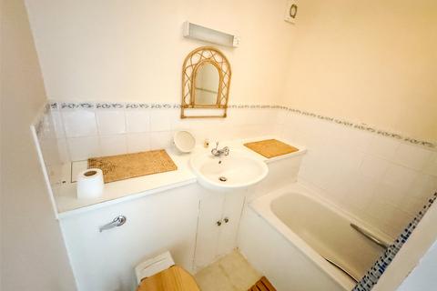 2 bedroom flat for sale, Bodfor Terrace, Aberdovey, Gwynedd, LL35