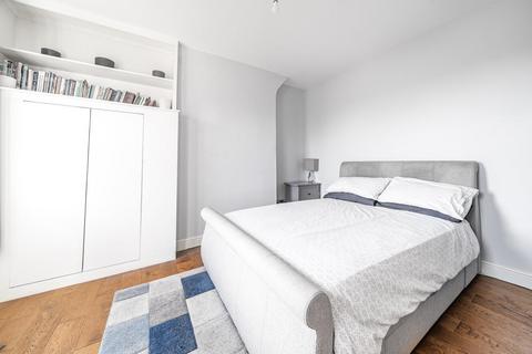 33 Moring Road, Tooting, London, SW17 8DN