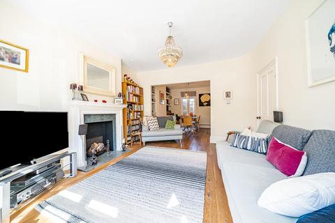 2 Gilbert Road, London, SW19 1BP