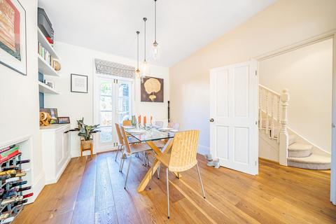2 Gilbert Road, London, SW19 1BP