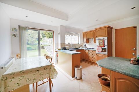 116 Dorridge Road, Dorridge, Solihull, B93 8BN