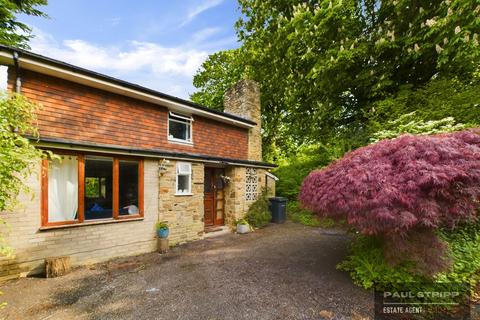 3 bedroom detached house for sale, Station Road, Crowhurst, TN33