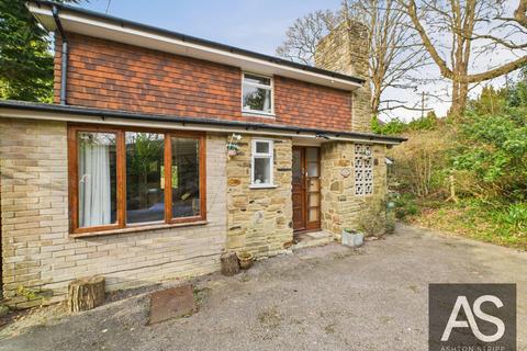 3 bedroom detached house for sale, Station Road, Crowhurst, TN33