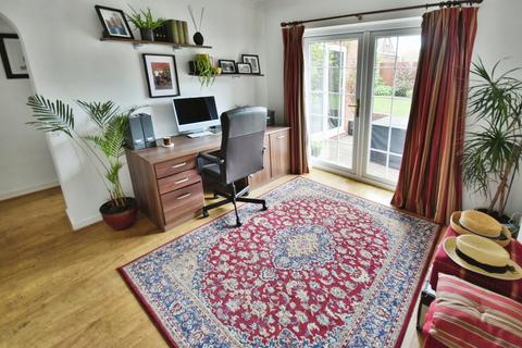 8 Blenheim Close, Hawarden, Deeside, CH5 3SJ